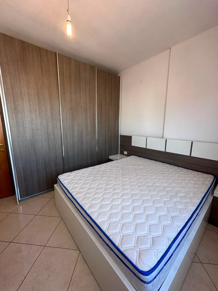 Tirane, jepet me qera apartament 2+1+Ballkon Kati 6, 100 m² 699 € (Shkolla E Kuqe)