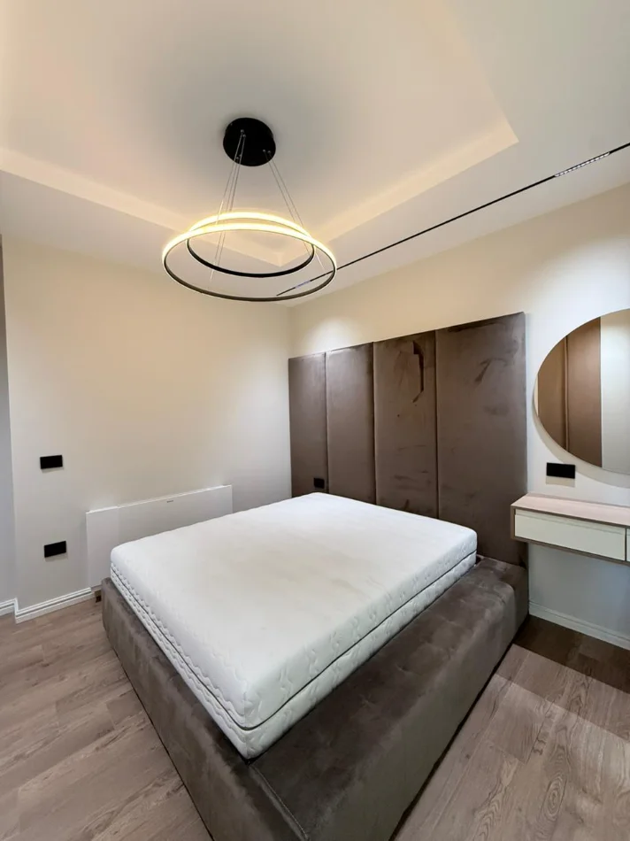 Tirane, jepet me qera apartament 2+1 Kati 3, 131 m² 1.350 € 
