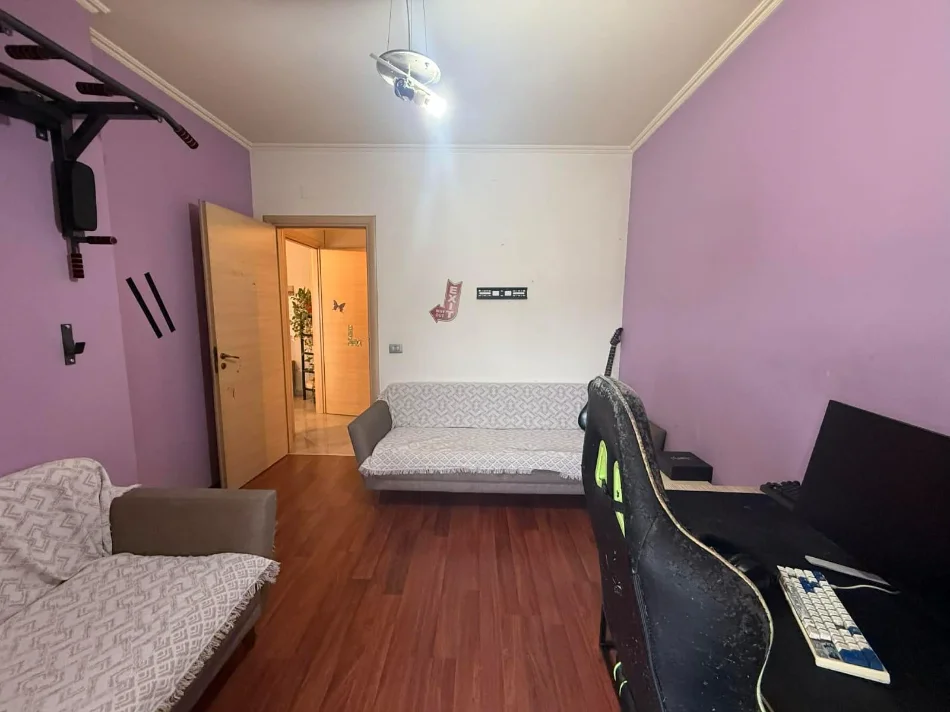 Tirane, shitet apartament 2+1 Kati 5, 101 m² 205.000 € (Rruga e Dibres)
