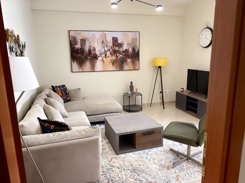 Tirane, jepet me qera 1+1+Aneks Kati 4, 70 m² 790 € (Komuna e Parisit)