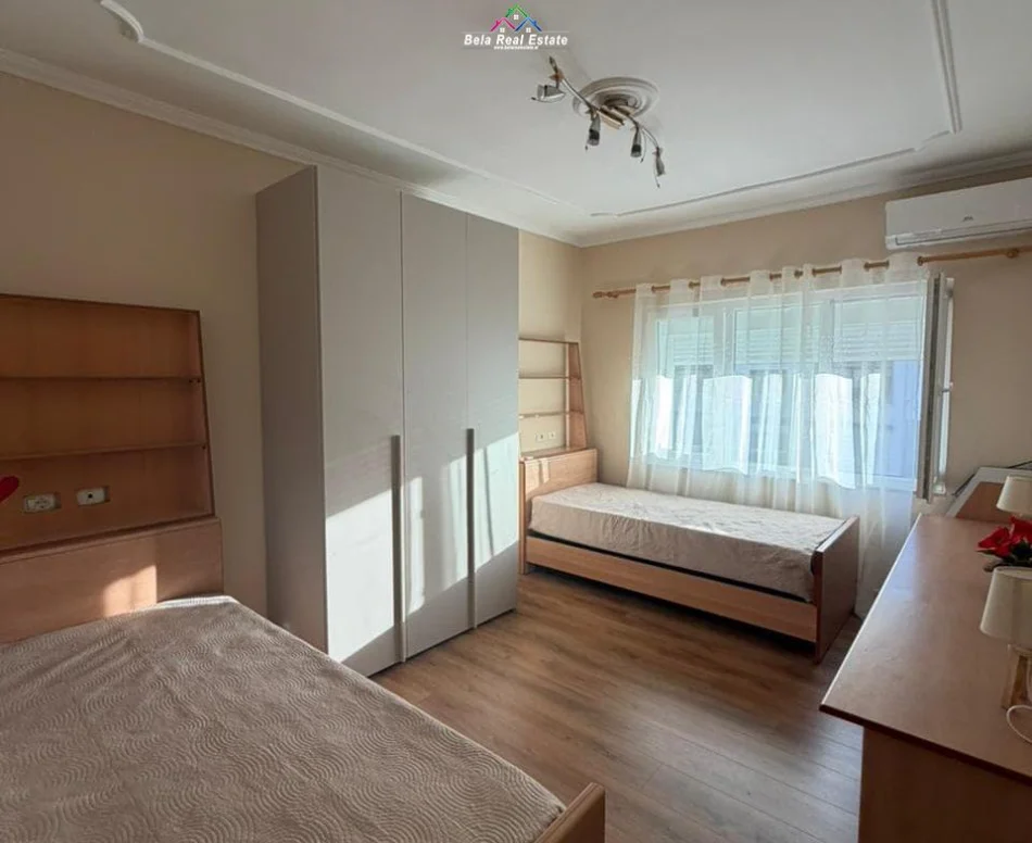 Apartament 2+1 Me Qera Tek Pazari I Ri 1000 euro  ( ID B220696) Tirane