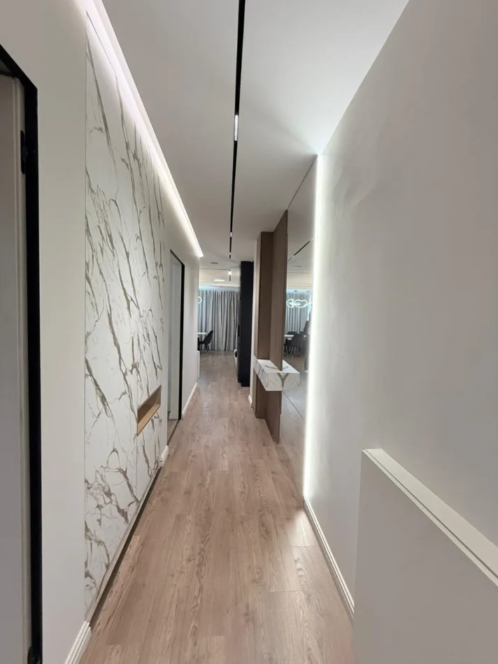 Tirane, jepet me qera apartament 2+1+Ballkon , 131 m² 1.350 € (Liqeni Artificial)