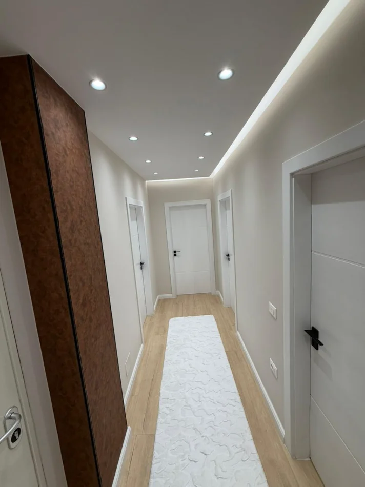 Tirane, shitet apartament 2+1+Ballkon Kati 3, 108 m² 165.000 € (Rruga Sokrat Miho)