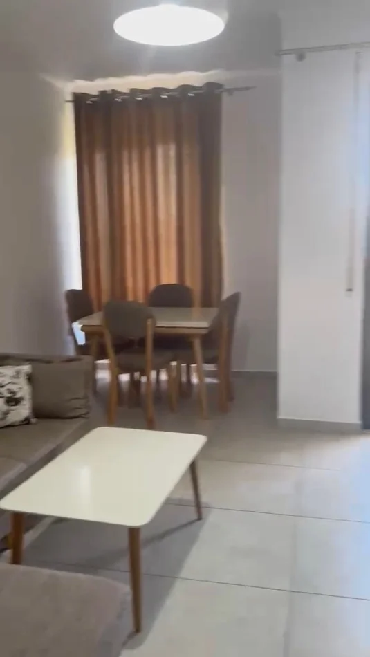 Tirane, jepet me qera apartament 1+1+Ballkon Kati 3, 60 m² 449 € (Xhanfize keko)