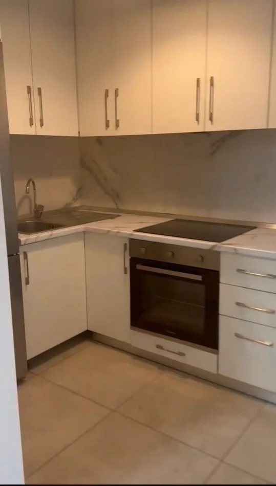 Tirane, jepet me qera apartament 1+1+Ballkon Kati 3, 60 m² 449 € (Xhanfize keko)