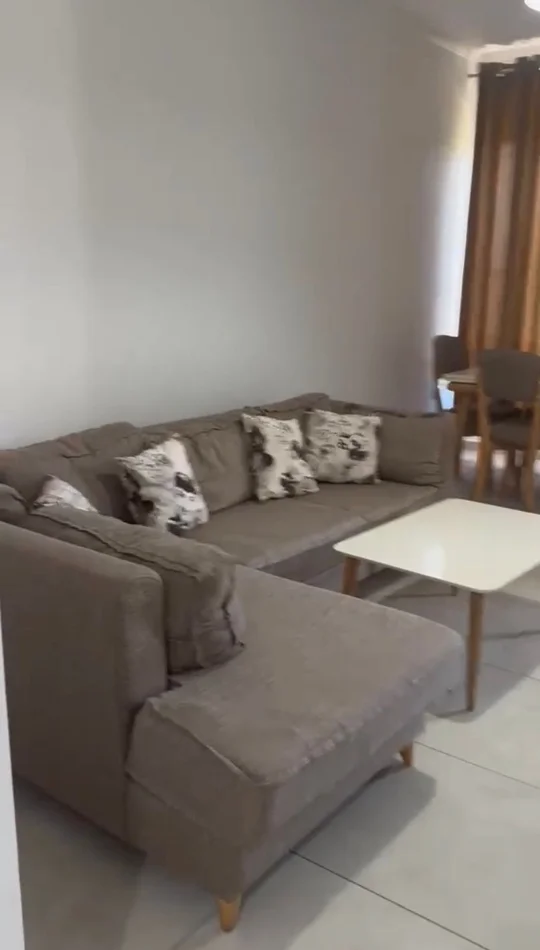 Tirane, jepet me qera apartament 1+1+Ballkon Kati 3, 60 m² 449 € (Xhanfize keko)