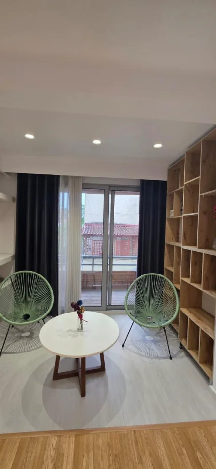 Tirane, jepet me qera apartament 1+1 Kati 2, 550 € 