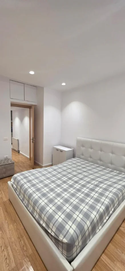 Tirane, jepet me qera apartament 1+1 Kati 2, 550 € 