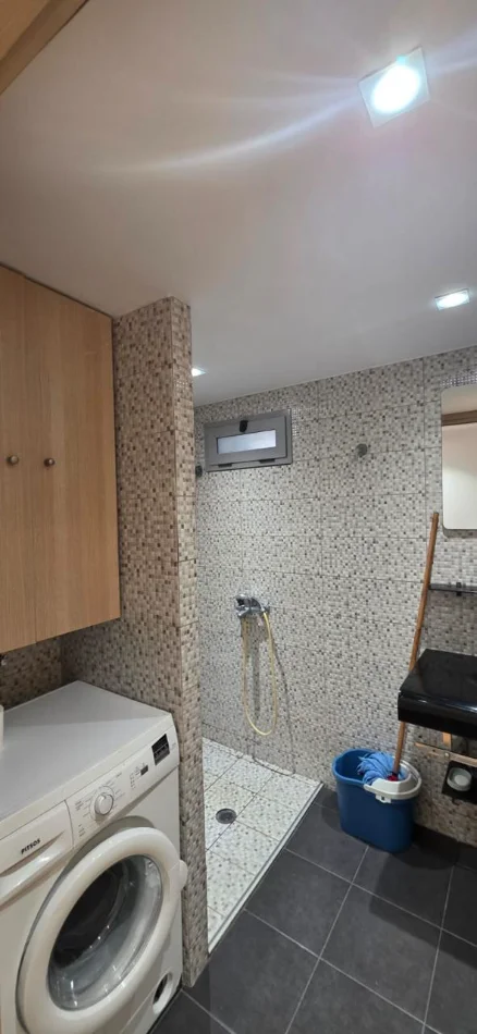 Tirane, jepet me qera apartament 1+1 Kati 2, 550 € 
