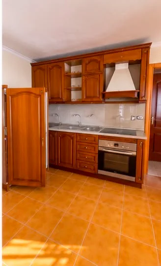 Tirane, jepet me qera apartament 1+1+Ballkon Kati 1, 50 m² 425 € (Farke)
