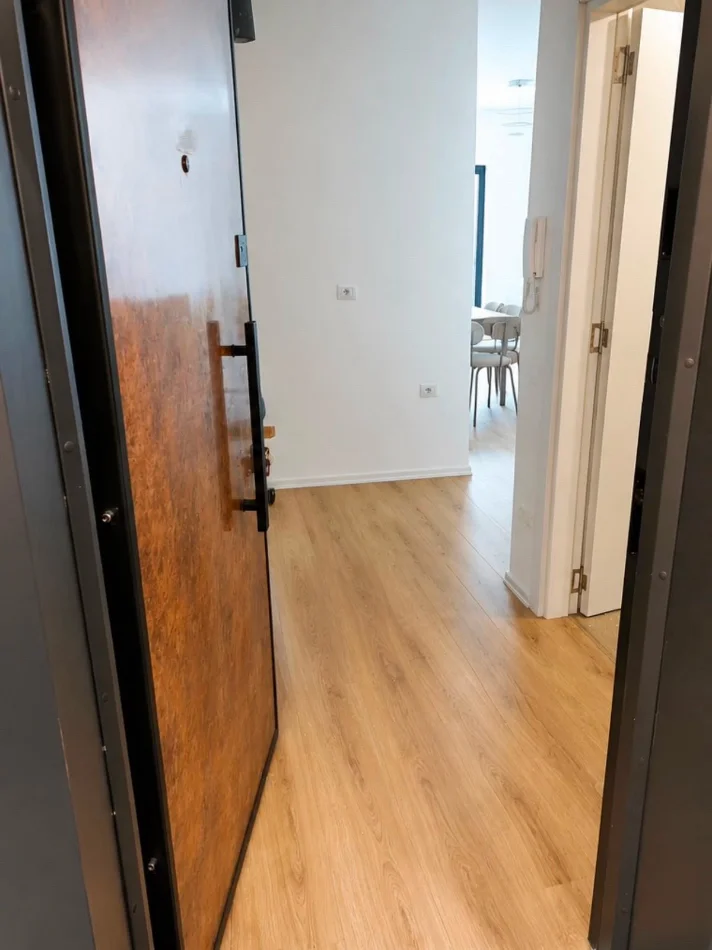 Tirane, jepet me qera garsonier Kati 3, 45 m² 800 € (RRUGA E BARRIKADAVE,QENDER)