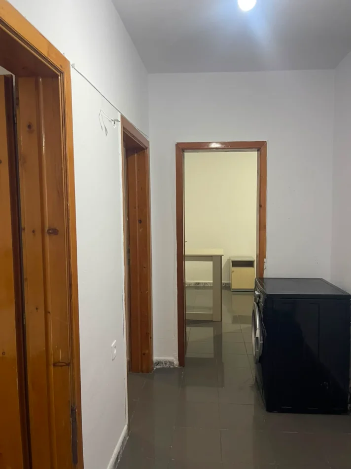 Tirane, shitet apartament 2+1 Kati 0, 70 m² 150.000 € (prane Rruges se Durresit)