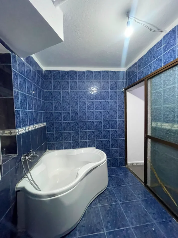 Tirane, shitet apartament 2+1 Kati 0, 70 m² 150.000 € (prane Rruges se Durresit)