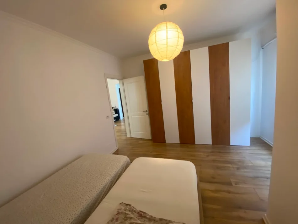 Tirane, jepet me qera apartament 2+1+Ballkon Kati 5, 85 m² 480 € (Astir)