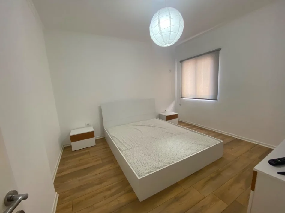 Tirane, jepet me qera apartament 2+1+Ballkon Kati 5, 85 m² 480 € (Astir)