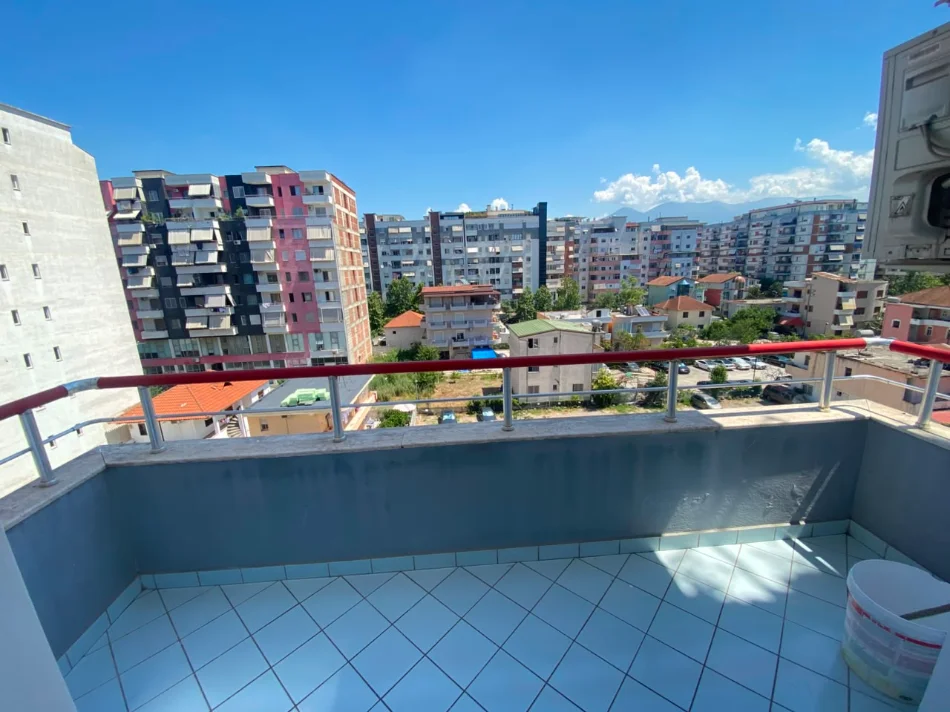 Tirane, jepet me qera apartament 2+1+Ballkon Kati 5, 85 m² 480 € (Astir)