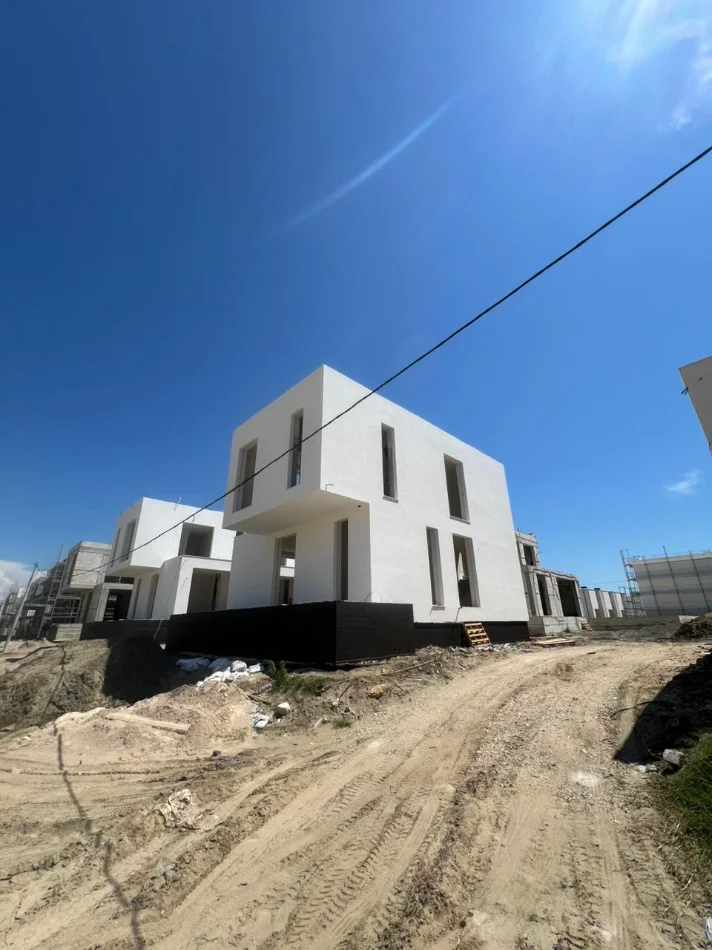 Durres , shitet  Vile 2 Katshe , 288 m² 700.000 € (Gjiri i Lalzit)