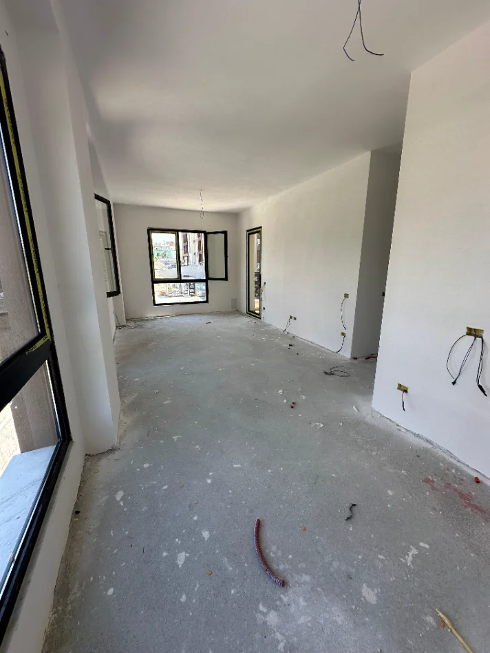 Tirane, shitet apartament 1+1+Ballkon Kati 4, 68 m² 71.746 € (Paskuqan tek rruga e "Shkolles 9 Vjecare Lidhja e Prizrenit")