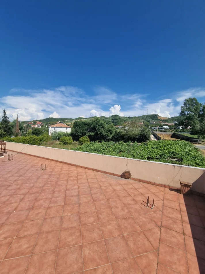 Tirane, shitet Vile 3+1+Aneks Kati 1, 4.000 m² 400.000 € (peze e vogel)