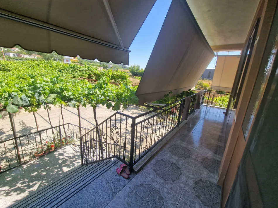 Tirane, shitet Vile 3+1+Aneks Kati 1, 4.000 m² 400.000 € (peze e vogel)