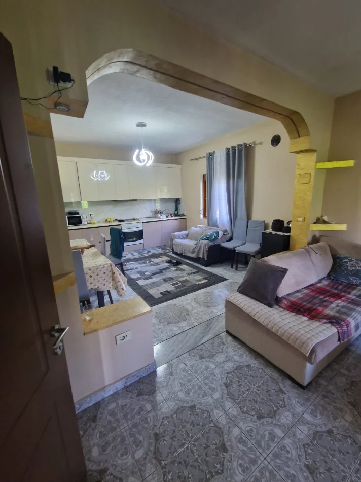 Tirane, shitet Vile 3+1+Aneks Kati 1, 4.000 m² 400.000 € (peze e vogel)