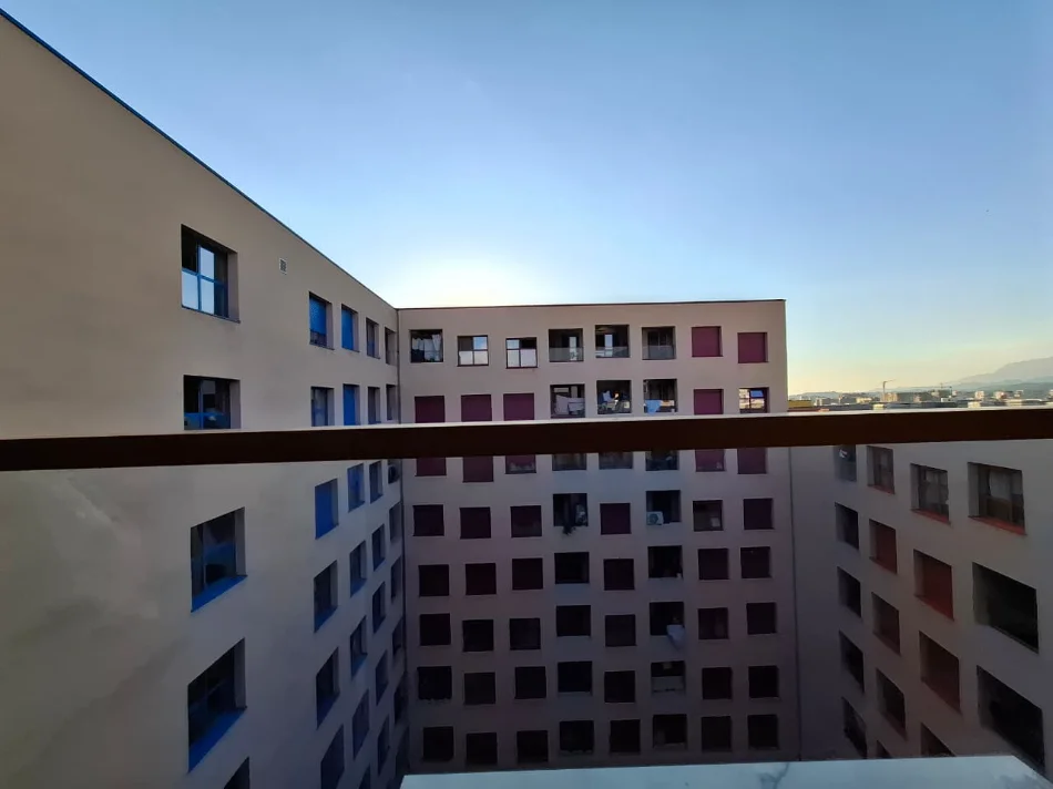 Me Qera: 📍 Kompleksi  Mangalem  - Ali Demi (1+1) - 50m2 & 1 Post Parkimi | 100% i ri, Hera parë me Qira |  50.000 Lekë/Muaj 🔥🔥