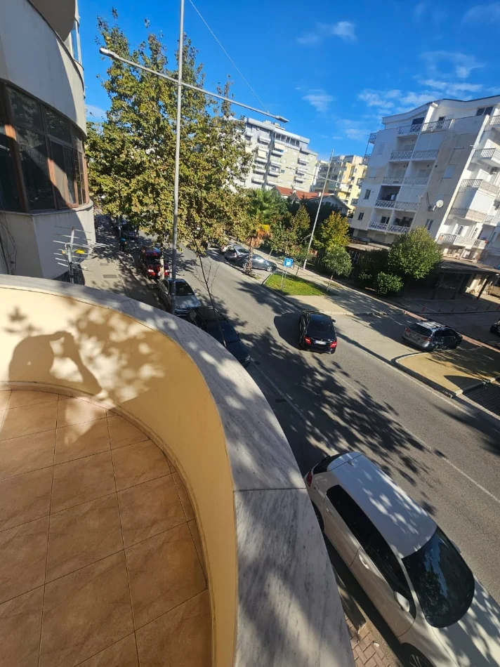 Durres, jepet me qera apartament 3+1+Ballkon Kati 1, 128 m² 500 € 