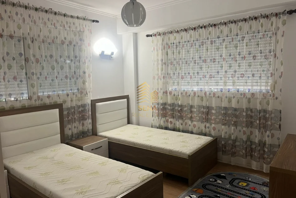 Tirane, jepet me qera apartament 3+1 Kati 1, 120 m² 600 € (Kodra e Diellit)