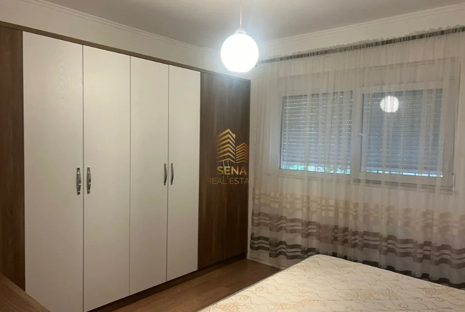 Tirane, jepet me qera apartament 3+1 Kati 1, 120 m² 600 € (Kodra e Diellit)
