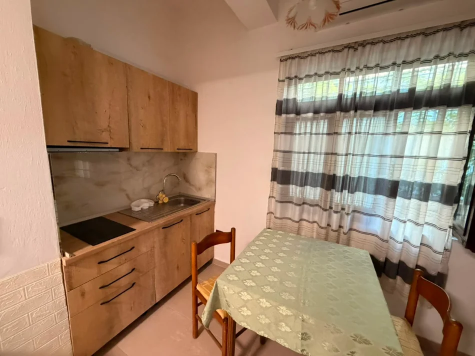 Durres, jepet me qera apartament 1+1 Kati 1, 60 m² 260 € (Plazh)
