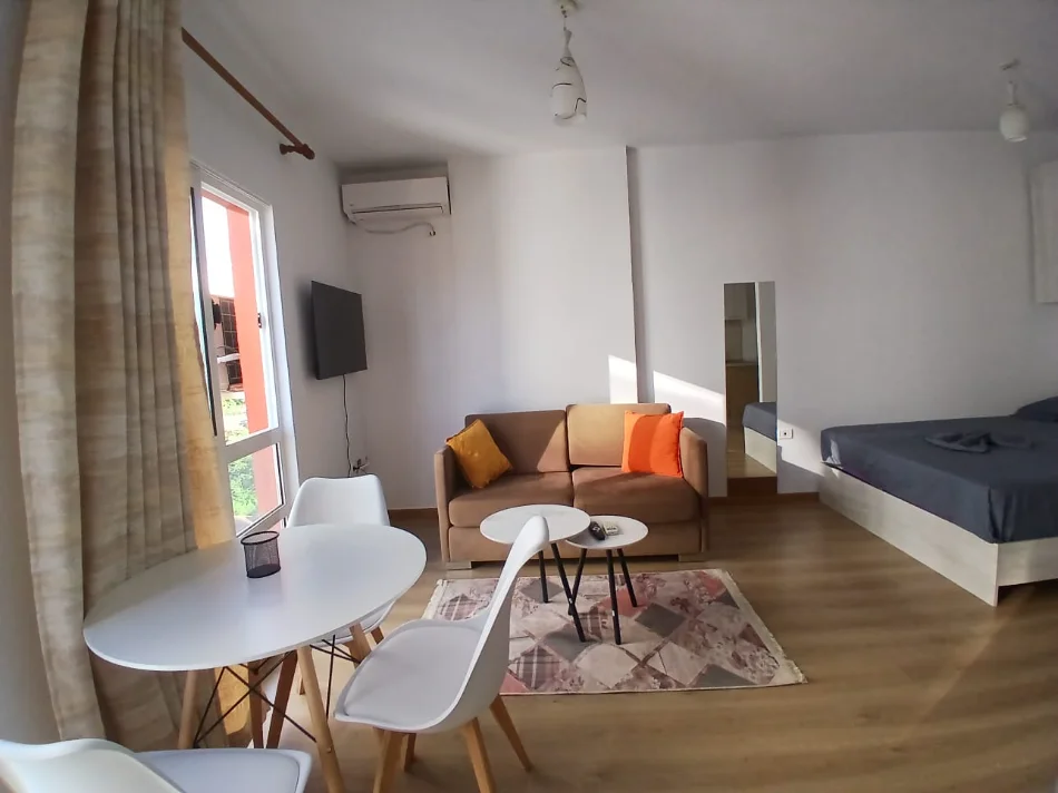 Tirane, jepet me qera garsoniere Kati 7, 40 m² 370 € (SPITALI AMERIKAN 2)