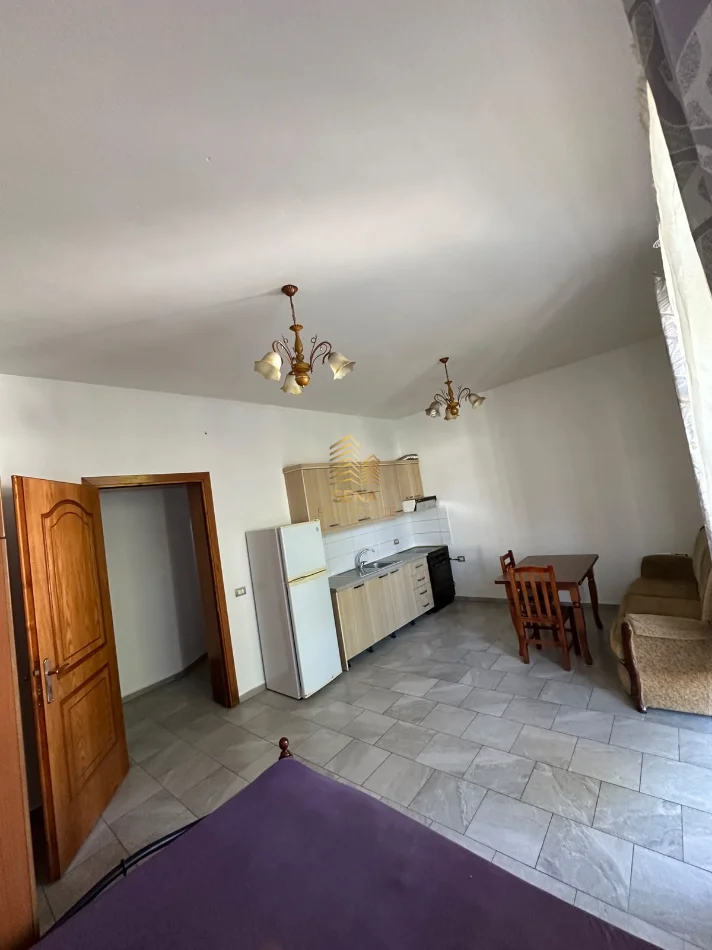 Tirane, jepet me qera garsonier 1+1 Kati 2, 50 m² 280 € (Siri Kodra)