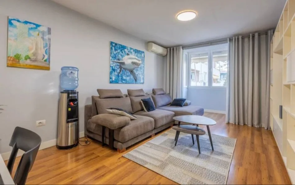 Tirane, jepet me qera apartament 2+1 Kati 3, 90 m² 1.000 € (Rruga Perlat Rexhepi)