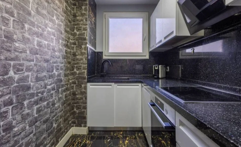 Tirane, jepet me qera apartament 2+1 Kati 3, 90 m² 1.000 € (Rruga Perlat Rexhepi)