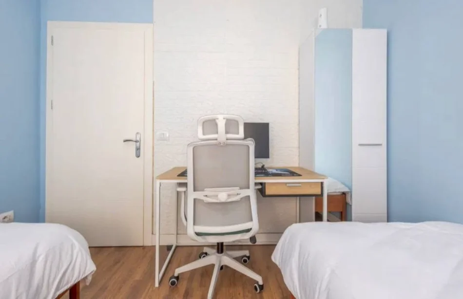 Tirane, jepet me qera apartament 2+1 Kati 3, 90 m² 1.000 € (Rruga Perlat Rexhepi)