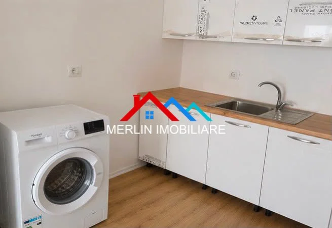 Tirane, jepet me qera apartament 1+1+Ballkon Kati 3, 68 m² 1.100 € (RRUGA E BARRIKADAVE,QENDER)