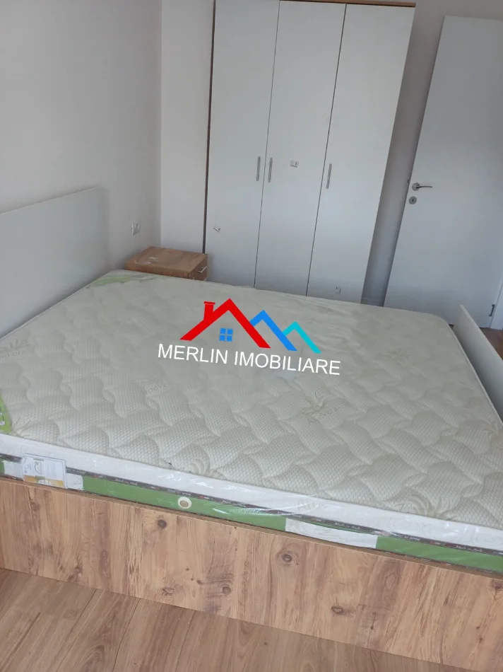 Tirane, jepet me qera apartament 1+1+Ballkon Kati 3, 68 m² 1.100 € (RRUGA E BARRIKADAVE,QENDER)