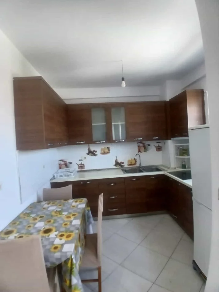 Tirane, jepet me qera apartament 1+1+Ballkon Kati 1, 55 m² 420 € (teodor keko)
