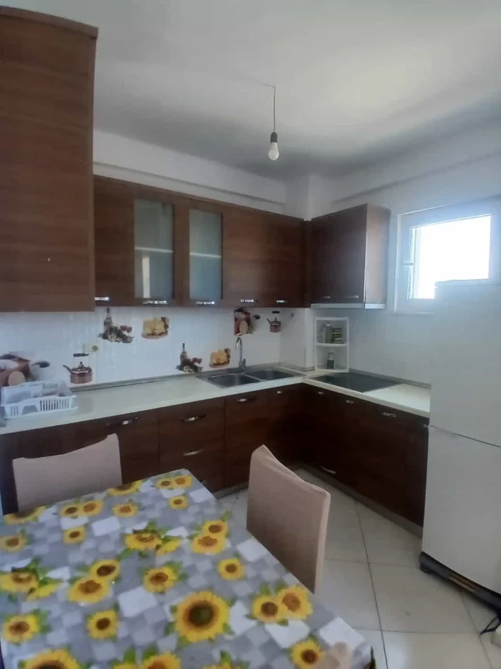 Tirane, jepet me qera apartament 1+1+Ballkon Kati 1, 55 m² 420 € (teodor keko)