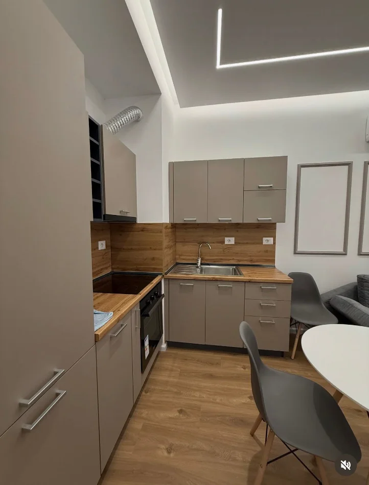 Tirane, jepet me qera apartament 1+1+Ballkon Kati 4, 60 m² 440 € (KOMPLEKSI KADIU)