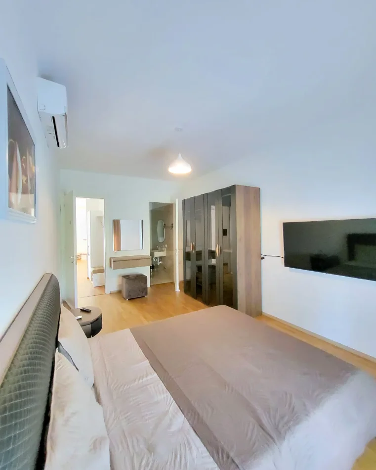 Tirane, jepet me qera apartament 2+1+Ballkon Kati 2, 100 m² 1.100 € (Secret Garden Teg)