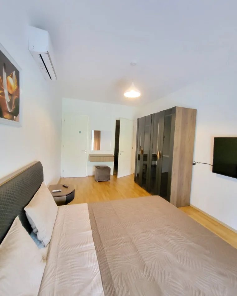 Tirane, jepet me qera apartament 2+1+Ballkon Kati 2, 100 m² 1.100 € (Secret Garden Teg)