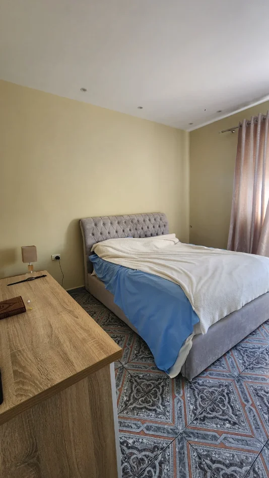 Tirane, jepet me qera apartament 3+1+Aneks+Ballkon Kati 2, 150 m² 850 € (kashar , casa italia)