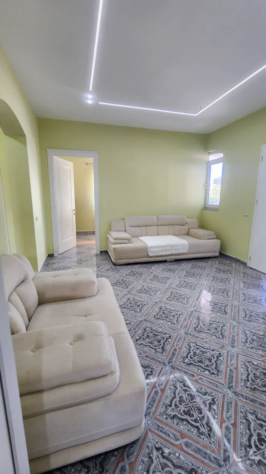 Tirane, jepet me qera apartament 3+1+Aneks+Ballkon Kati 2, 150 m² 850 € (laprake , rruga dritan hoxha , spitali ushtarak , ish dogana)