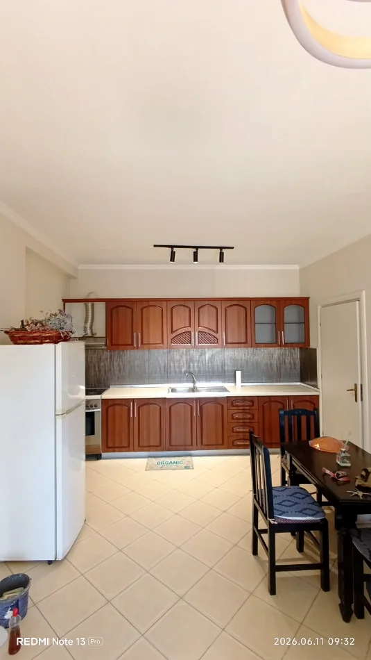 Tirane, jepet me qera apartament 1+1+Ballkon Kati 6, 74 m² 500 € (Rruga e Kavajes)