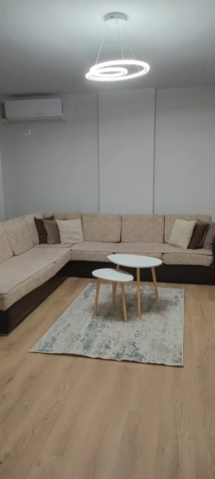 Tirane, jepet me qera apartament 2+1 Kati 8, 90 m² 630 € (Laprake)