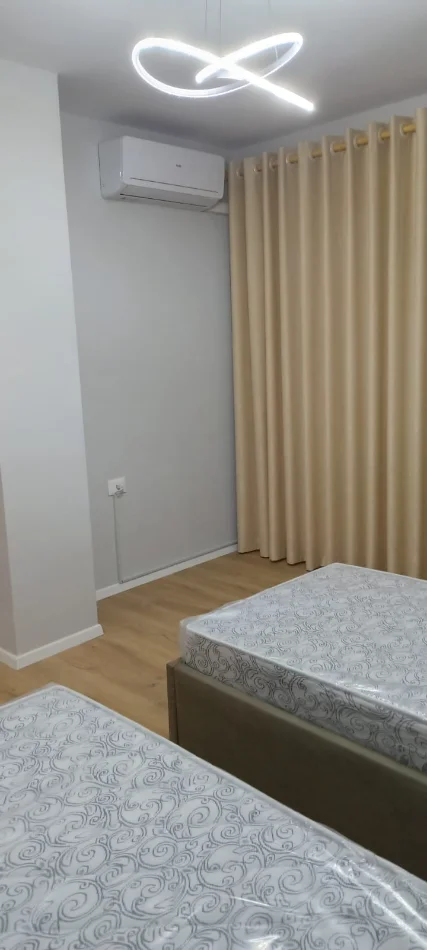 Tirane, jepet me qera apartament 2+1 Kati 8, 90 m² 630 € (Laprake)