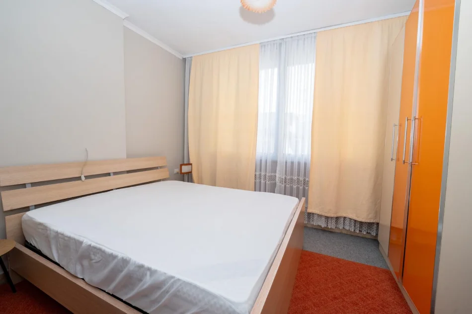 Tirane, jepet me qera apartament 2+1 Kati 4, 90 m² 680 € (Sheshi Willson)