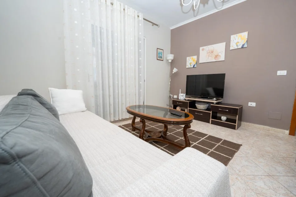 Tirane, jepet me qera apartament 2+1 Kati 4, 90 m² 680 € (Sheshi Willson)