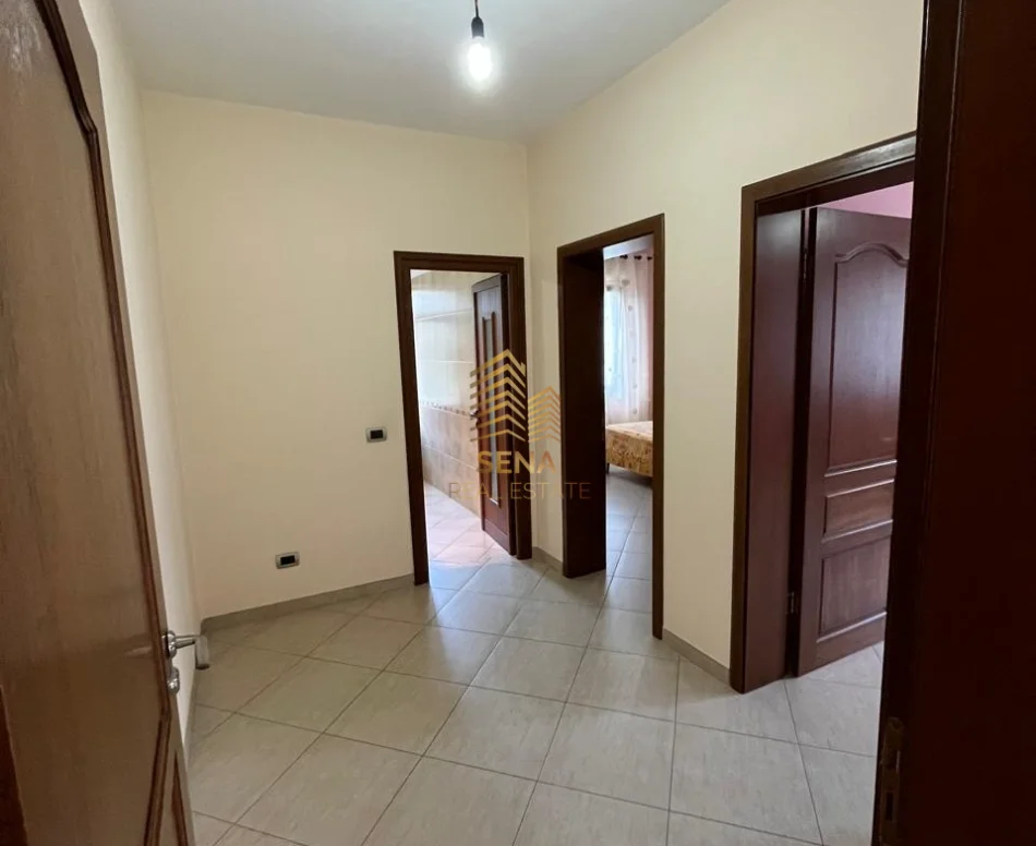 Tirane, jepet me qera apartament 2+1+Ballkon Kati 3, 100 m² 500 € (Kodra e Priftit)